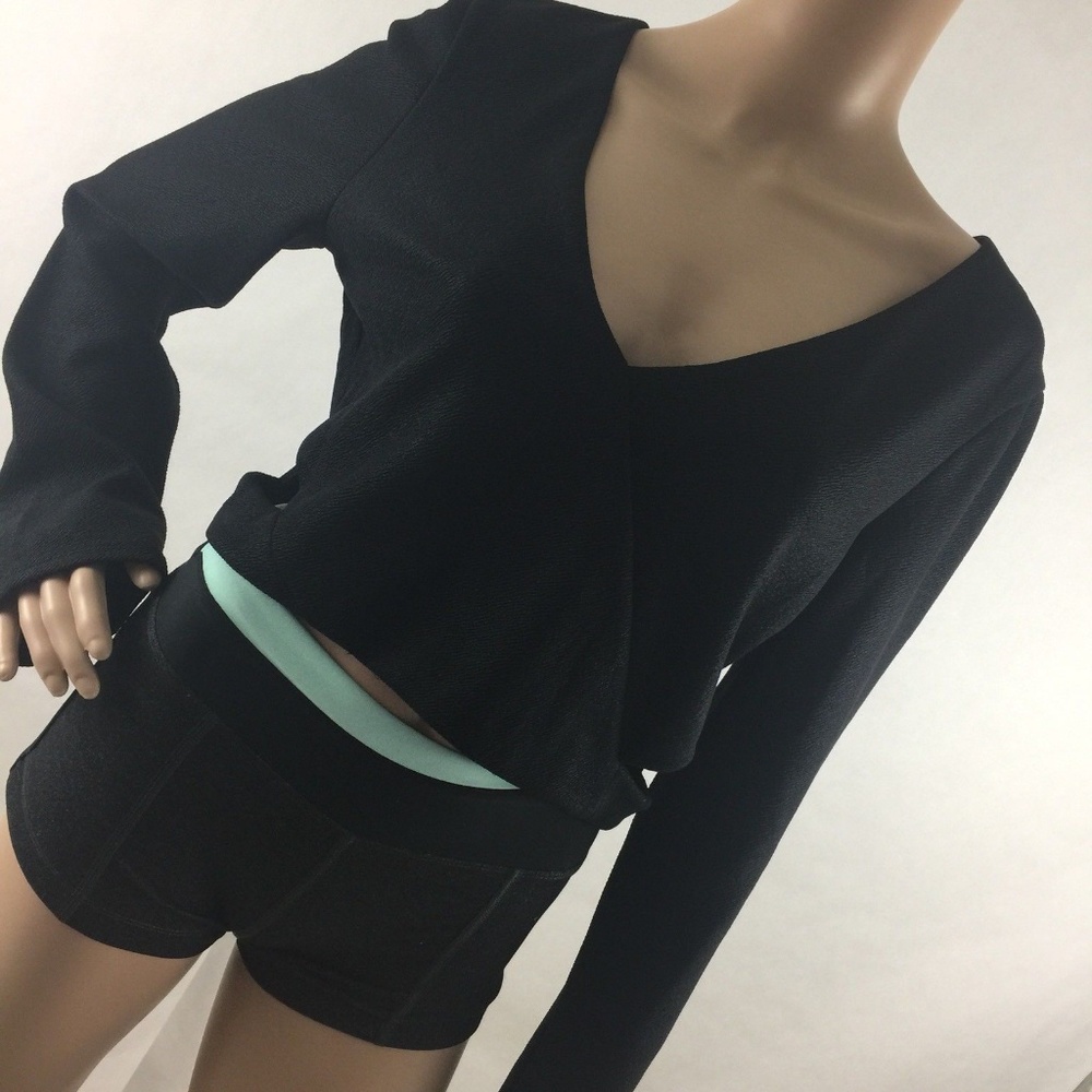 Express Cropped Top Cut Out Long Sleeve V Neck - Picture 3 of 8